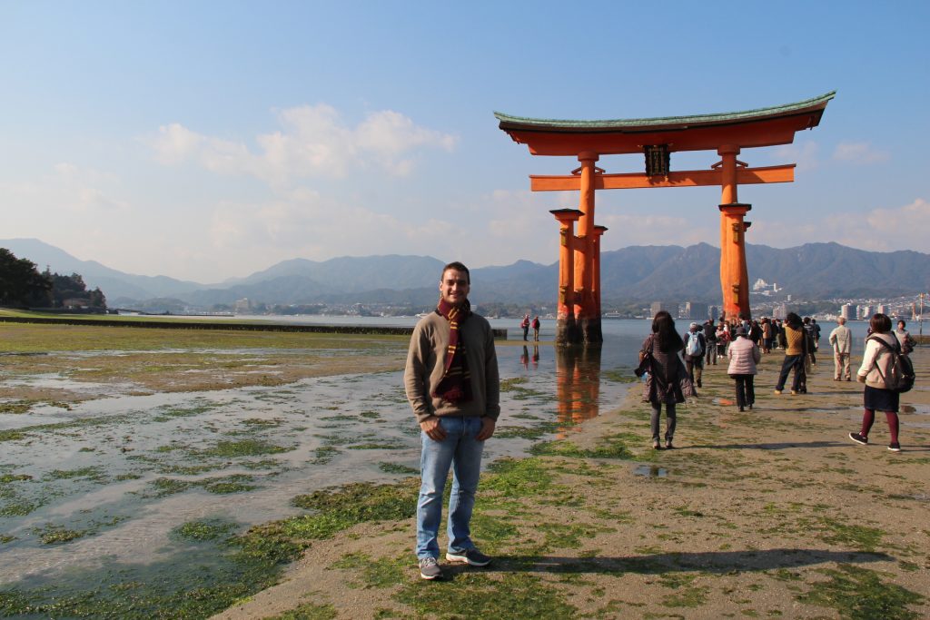 Torii em Itsukushima, no Japão